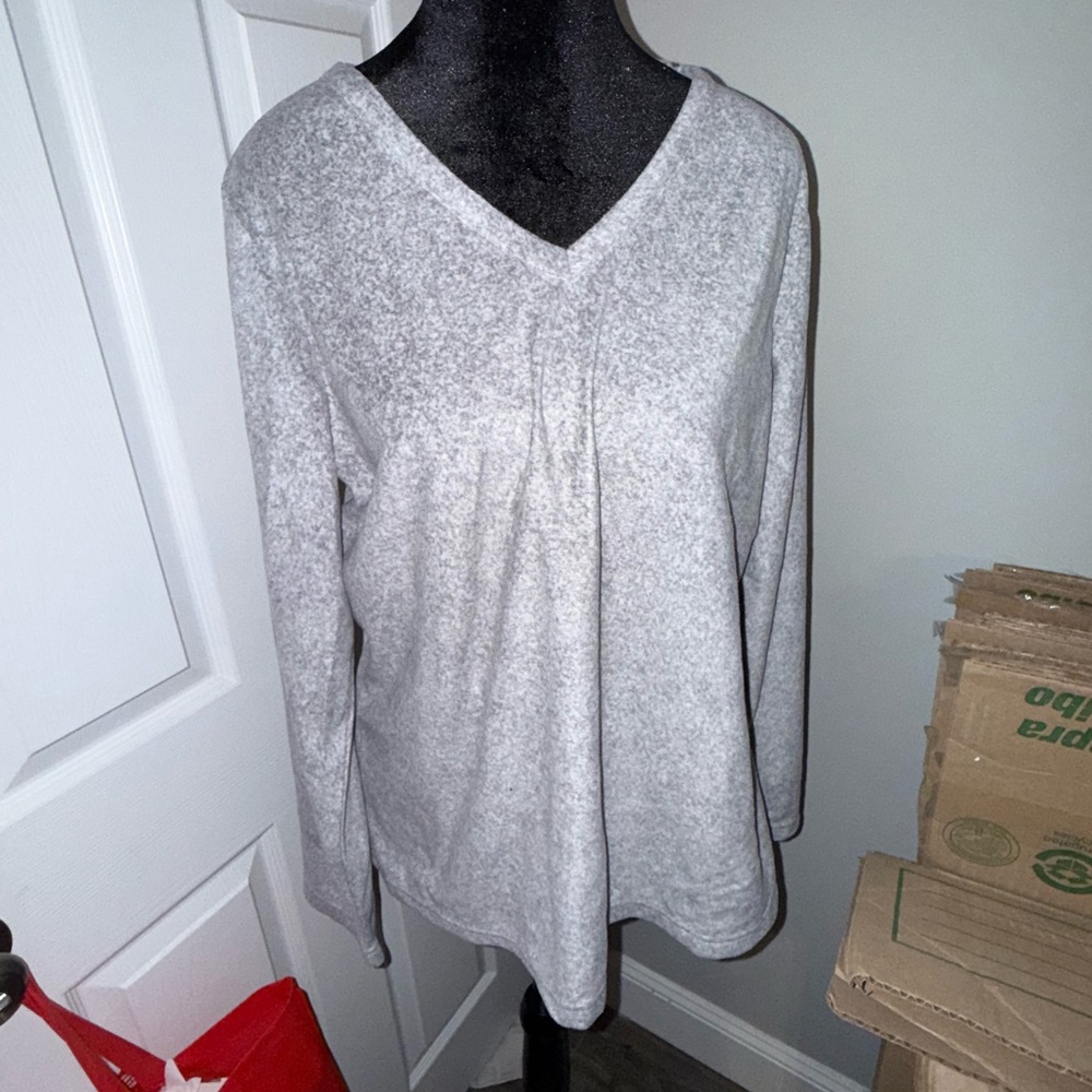 Angel Kiss Light Gray V-Neck Blouse